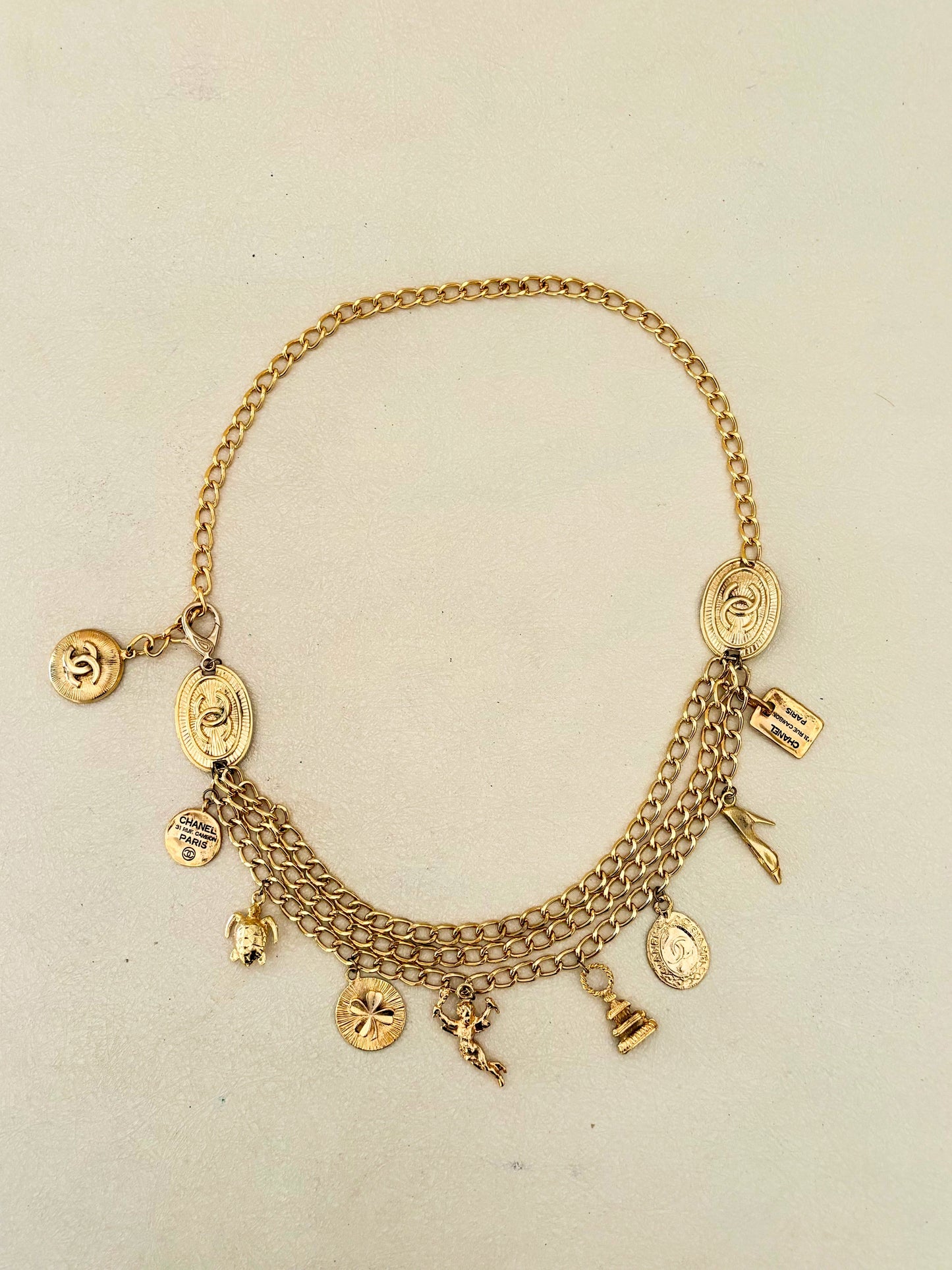 CHANEL Ceinture Multi-rangs & Charms