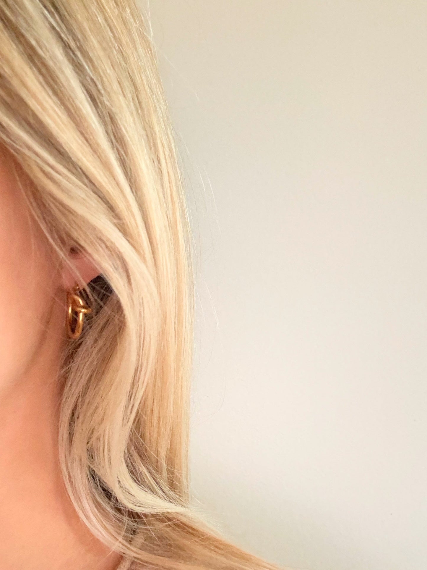 CÉLINE Boucle d'oreille Knot solitaire