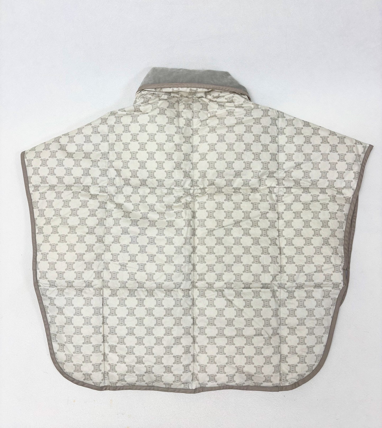 CÉLINE Poncho matelassé