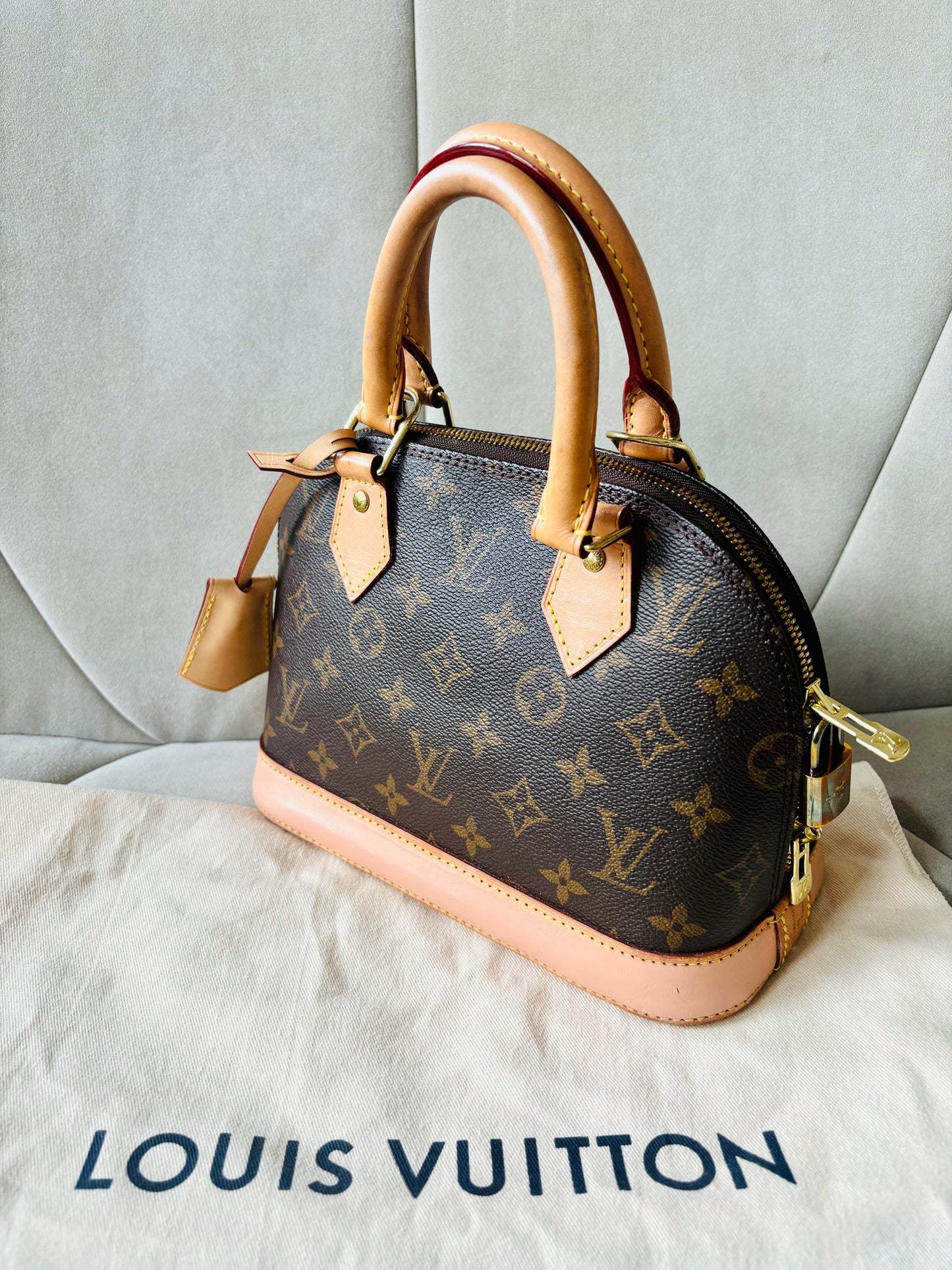 LOUIS VUITTON Sac Alma BB