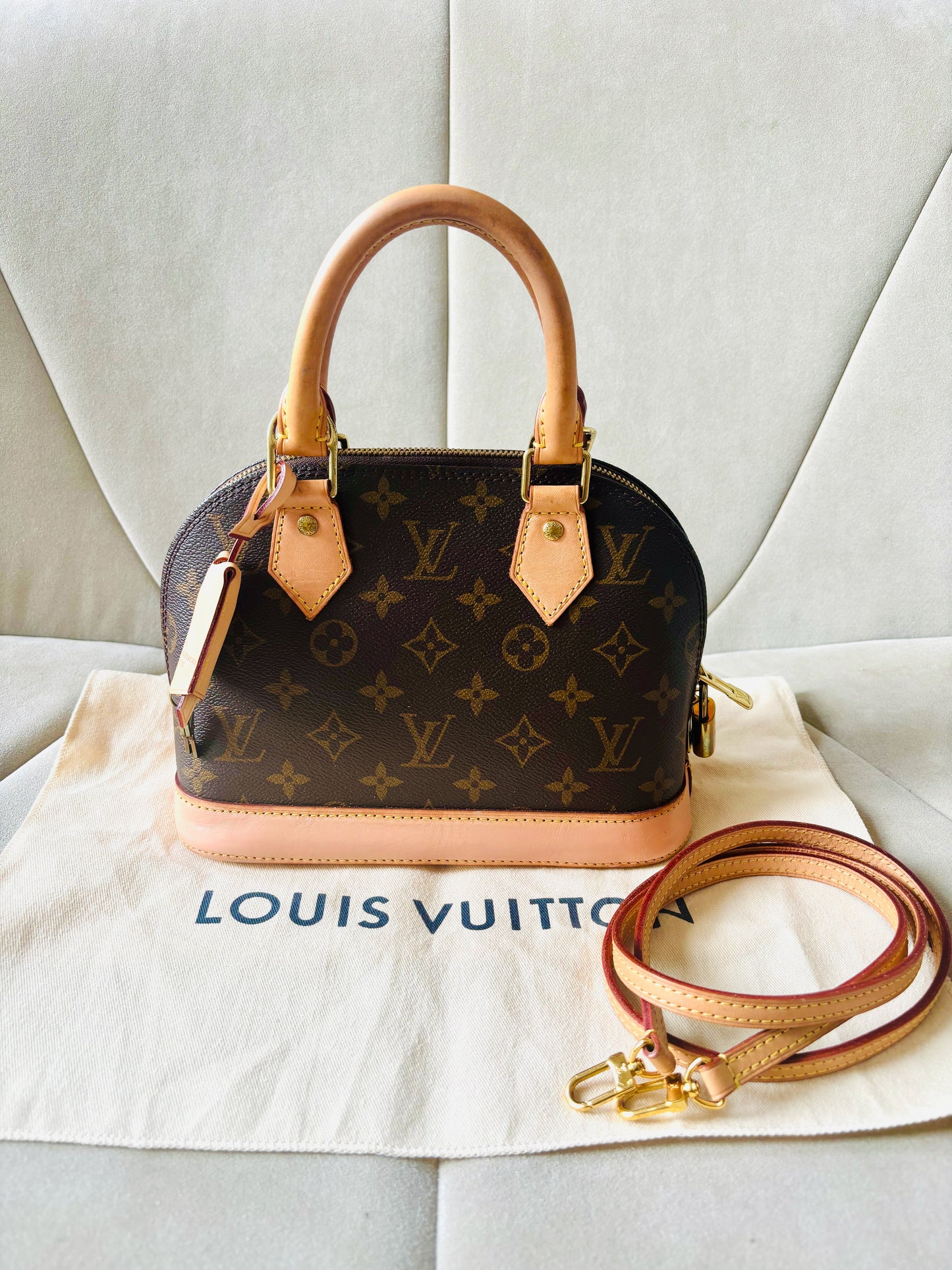 LOUIS VUITTON Sac Alma BB