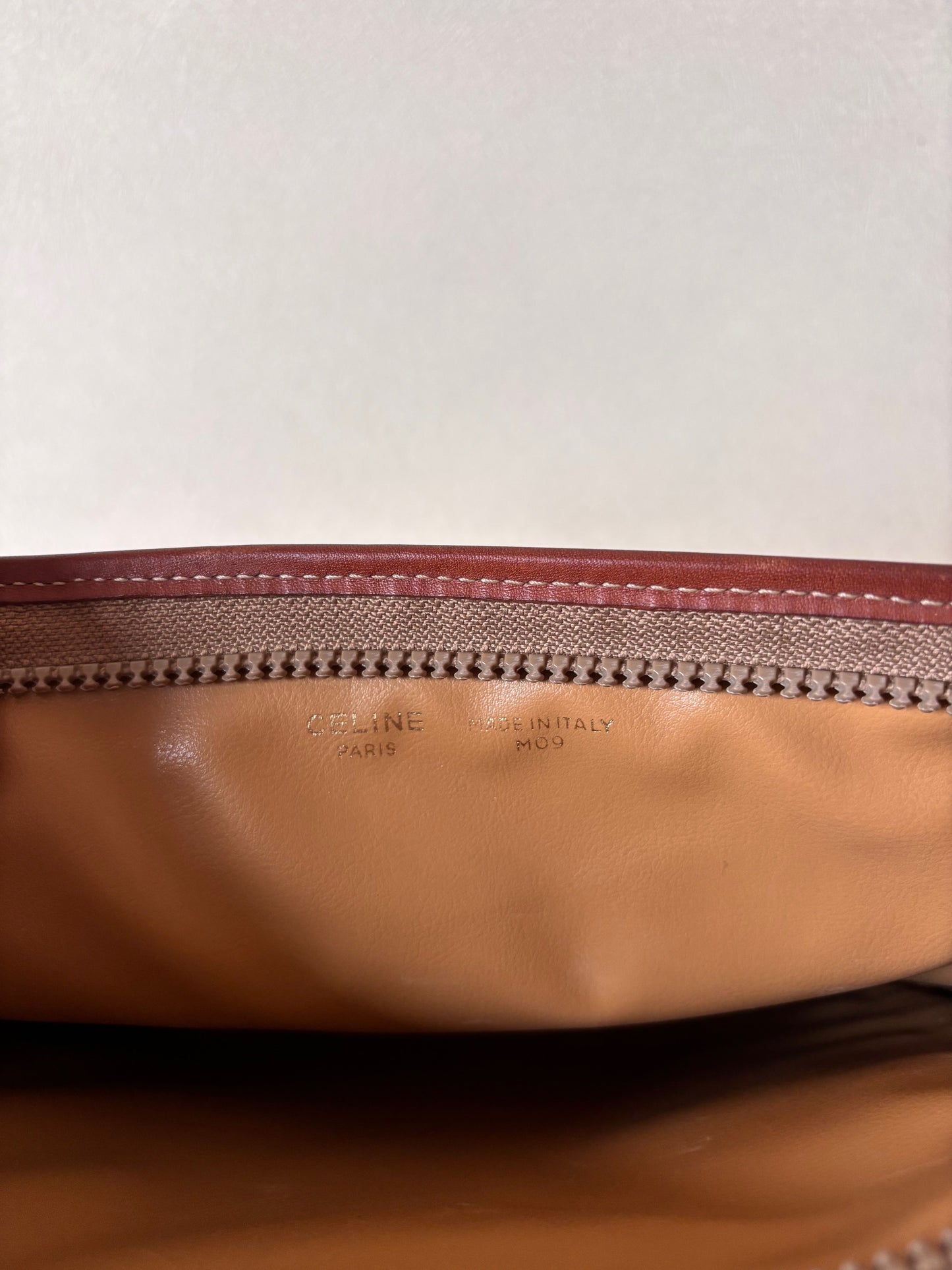 CÉLINE Pochette Triomphe