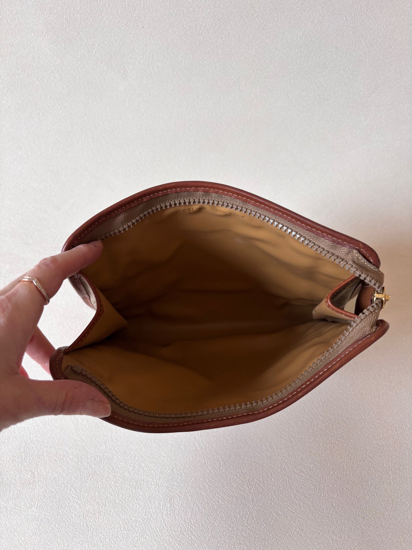 CÉLINE Pochette Triomphe