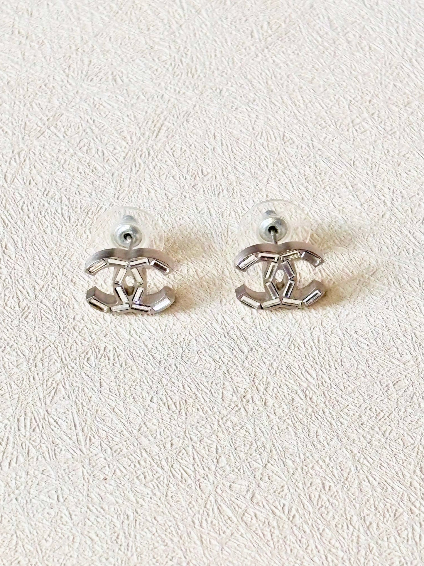 CHANEL Boucles d'oreilles Strass