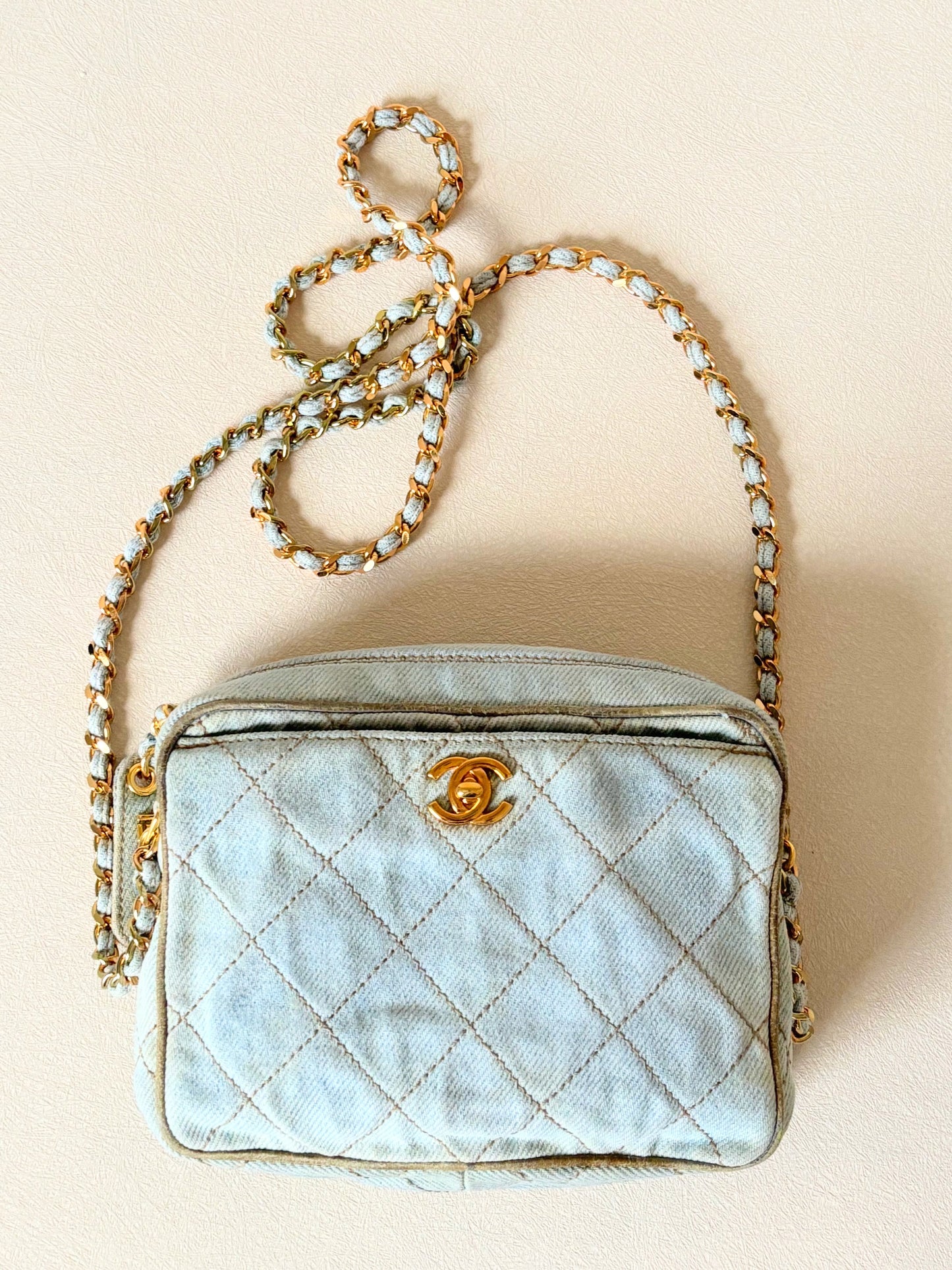 CHANEL Sac Camera Denim