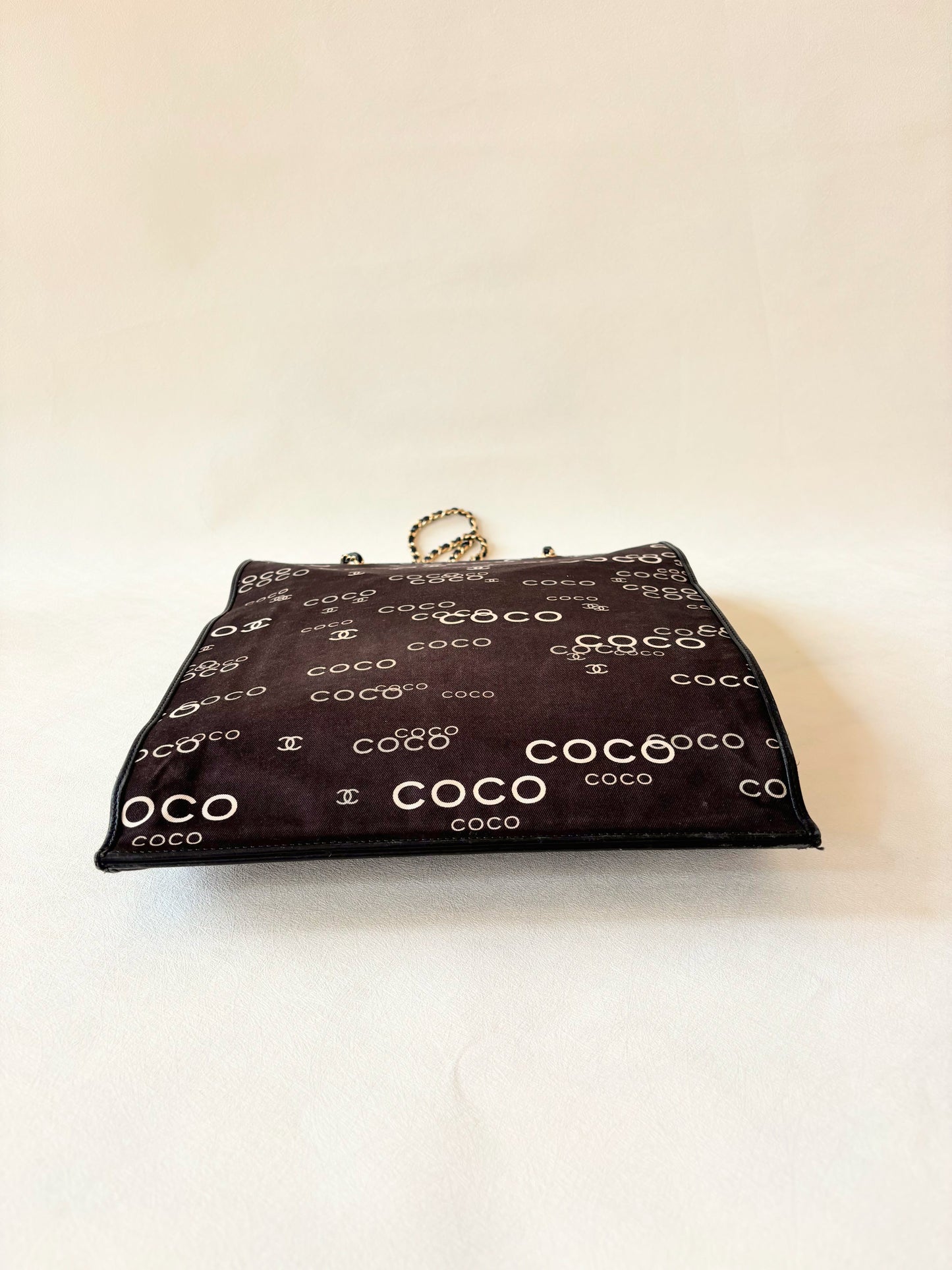 CHANEL Sac Cabas en toile Coco