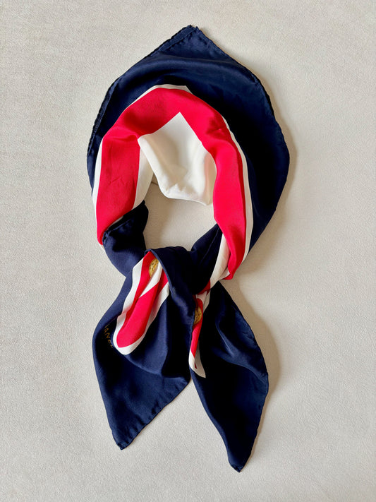 CHANEL Carré en soie