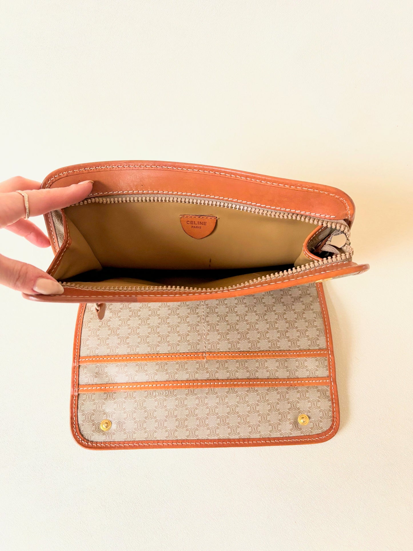 CÉLINE Pochette Triomphe