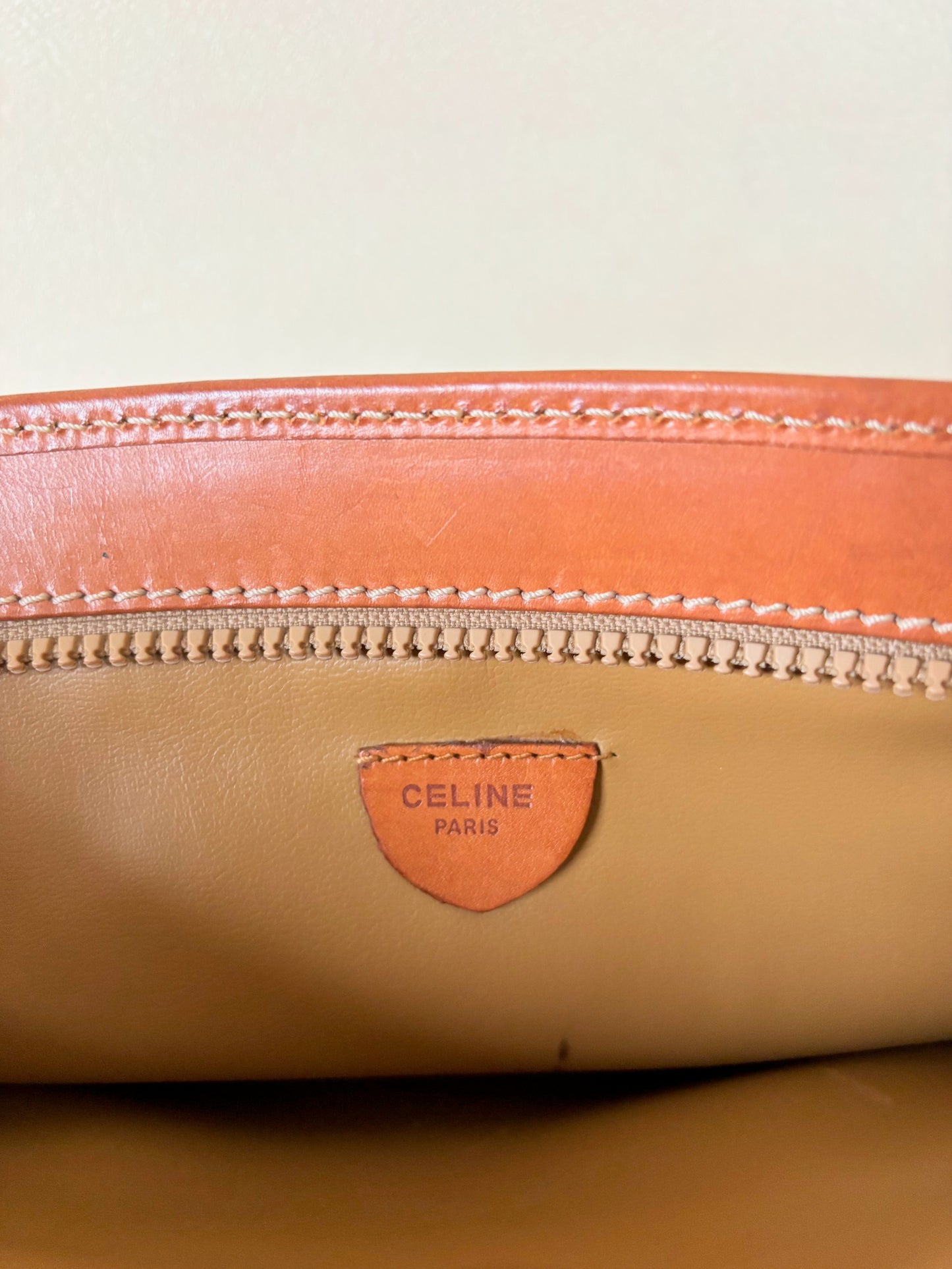 CÉLINE Pochette Triomphe