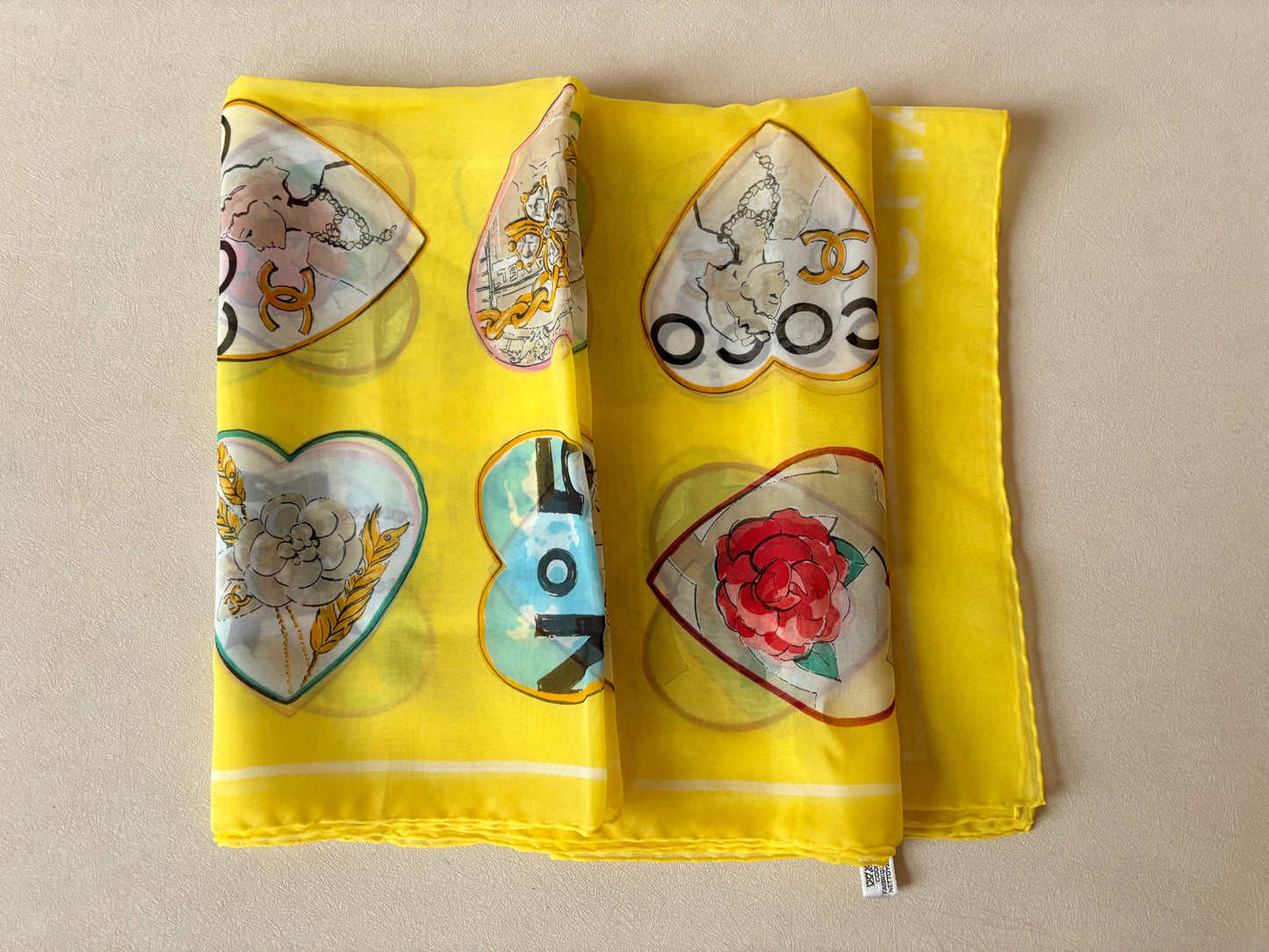 CHANEL Paréo Maxi Foulard