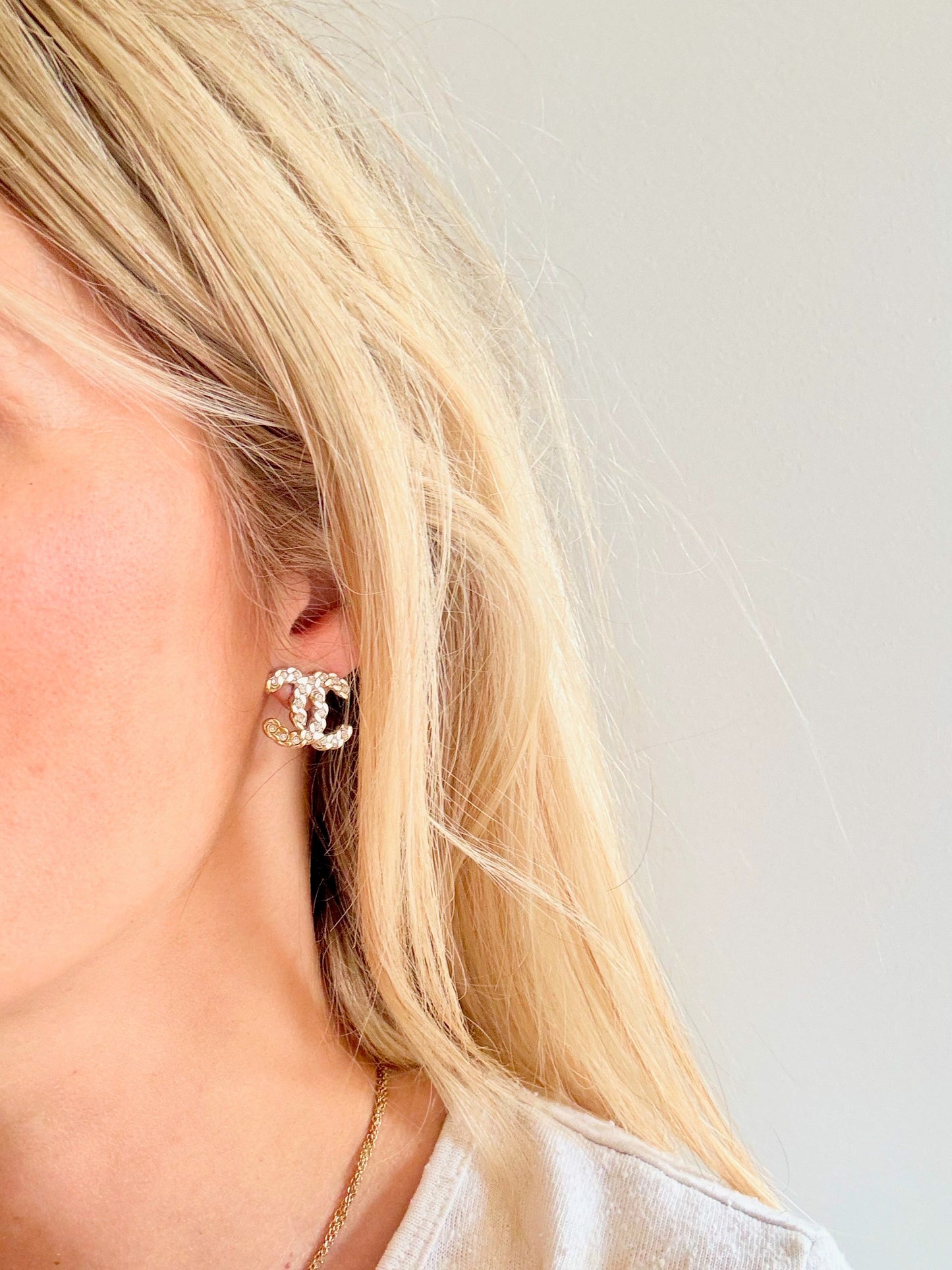 CHANEL Boucle d'oreille solitaire