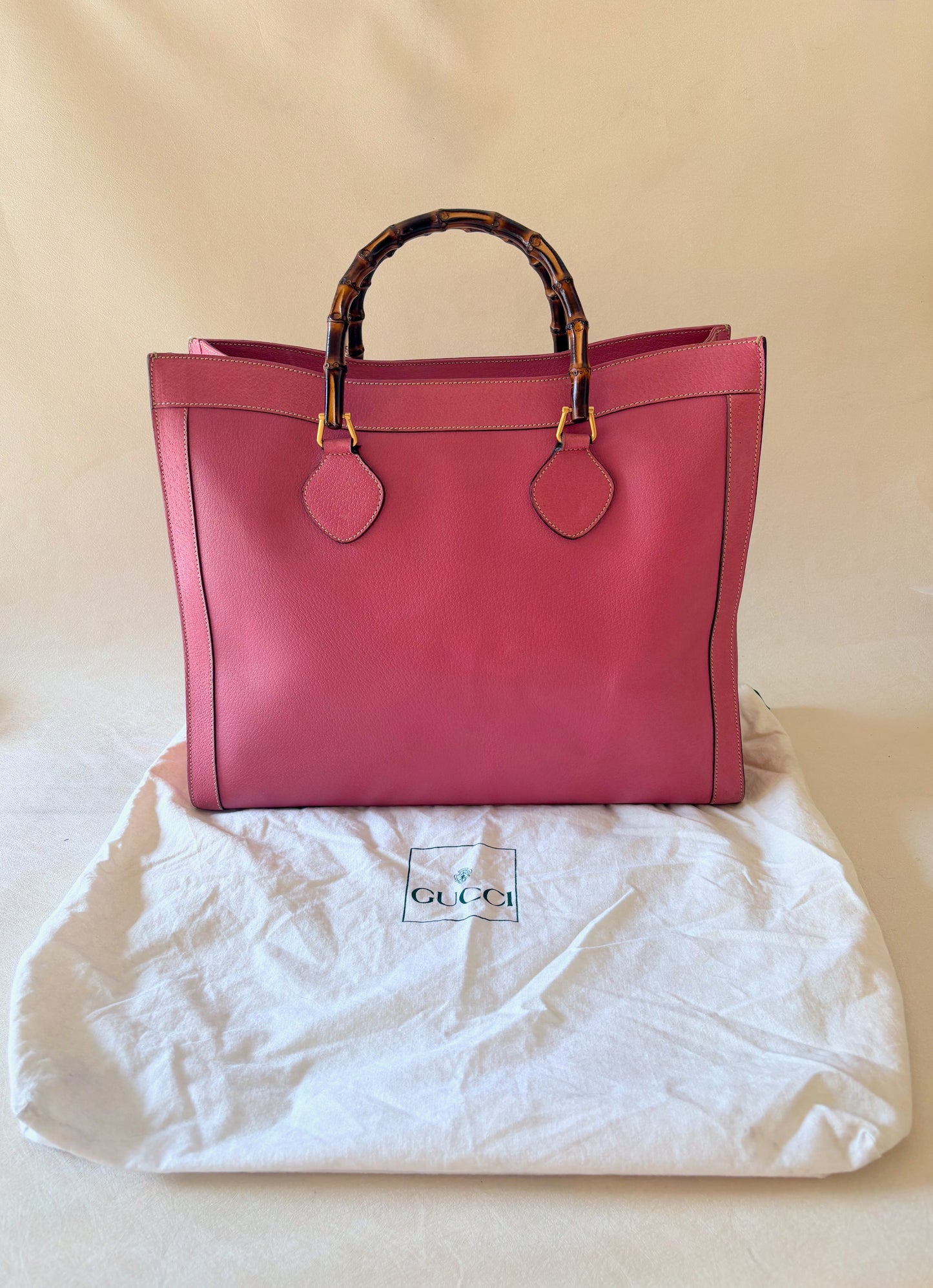 GUCCI Sac Maxi cabas Diana