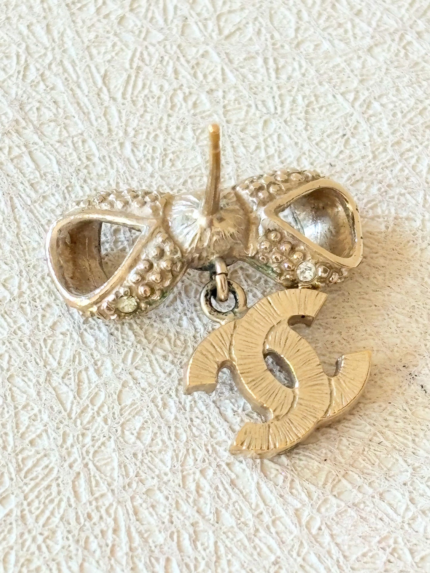 CHANEL Boucle d'oreille solitaire