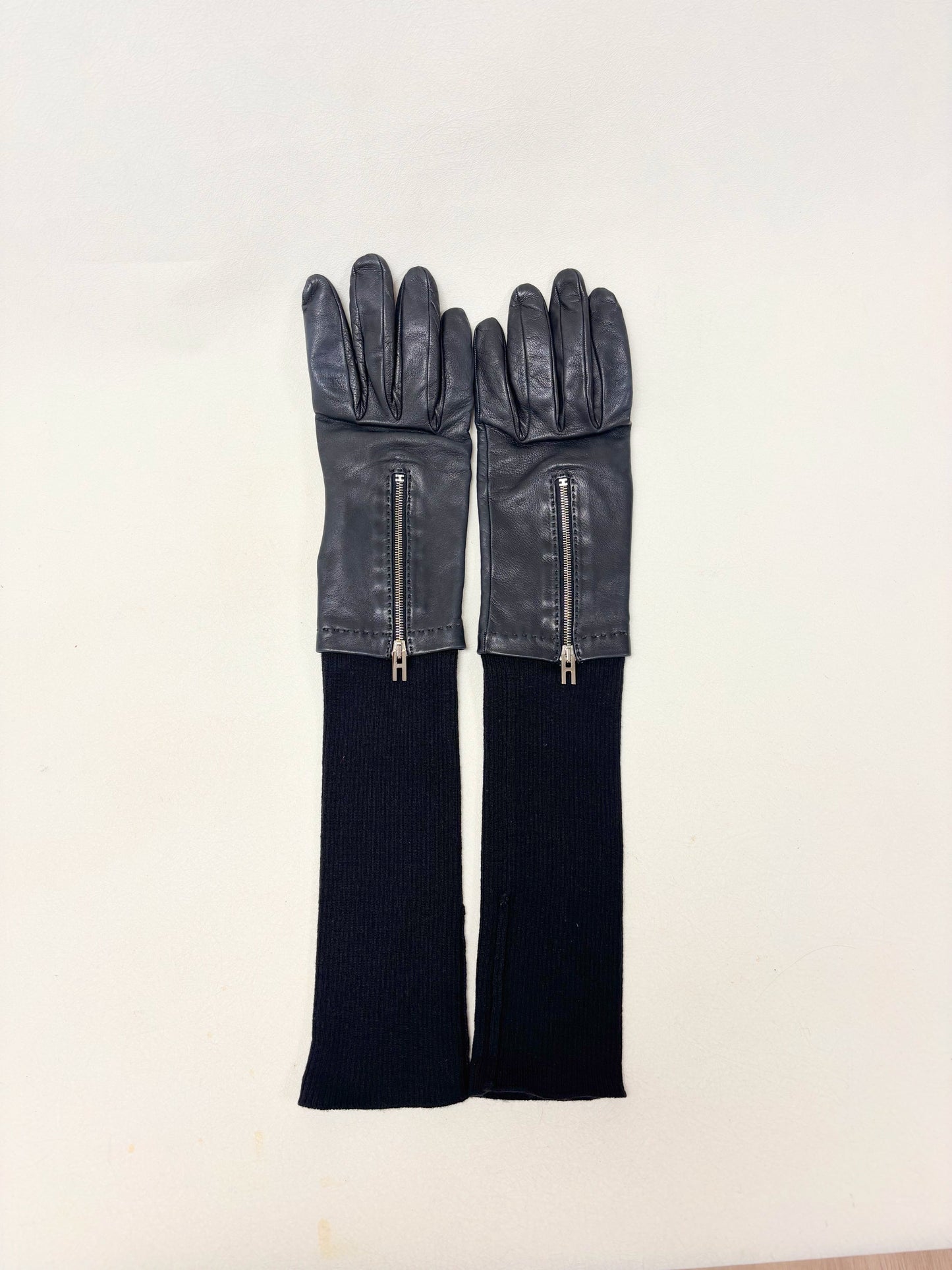 HERMÈS Gants en cuir et cachemire