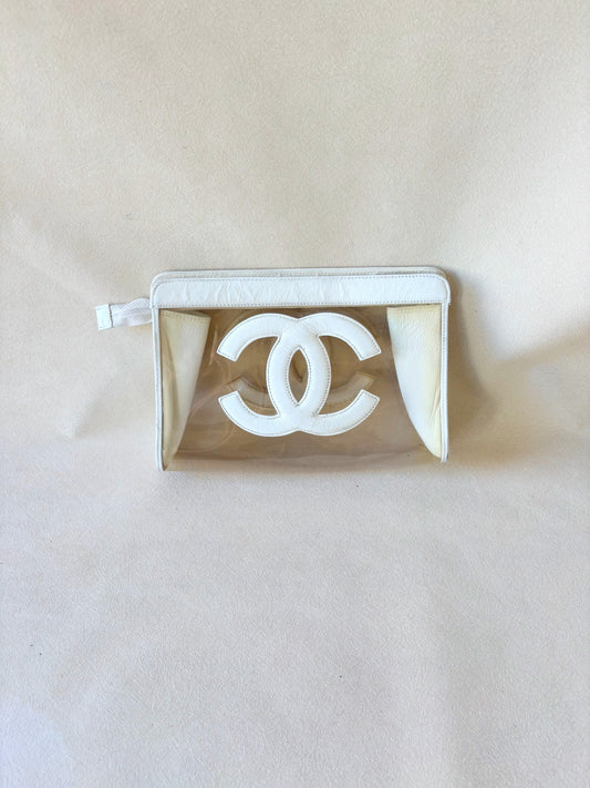 CHANEL Pochette en Vinyle