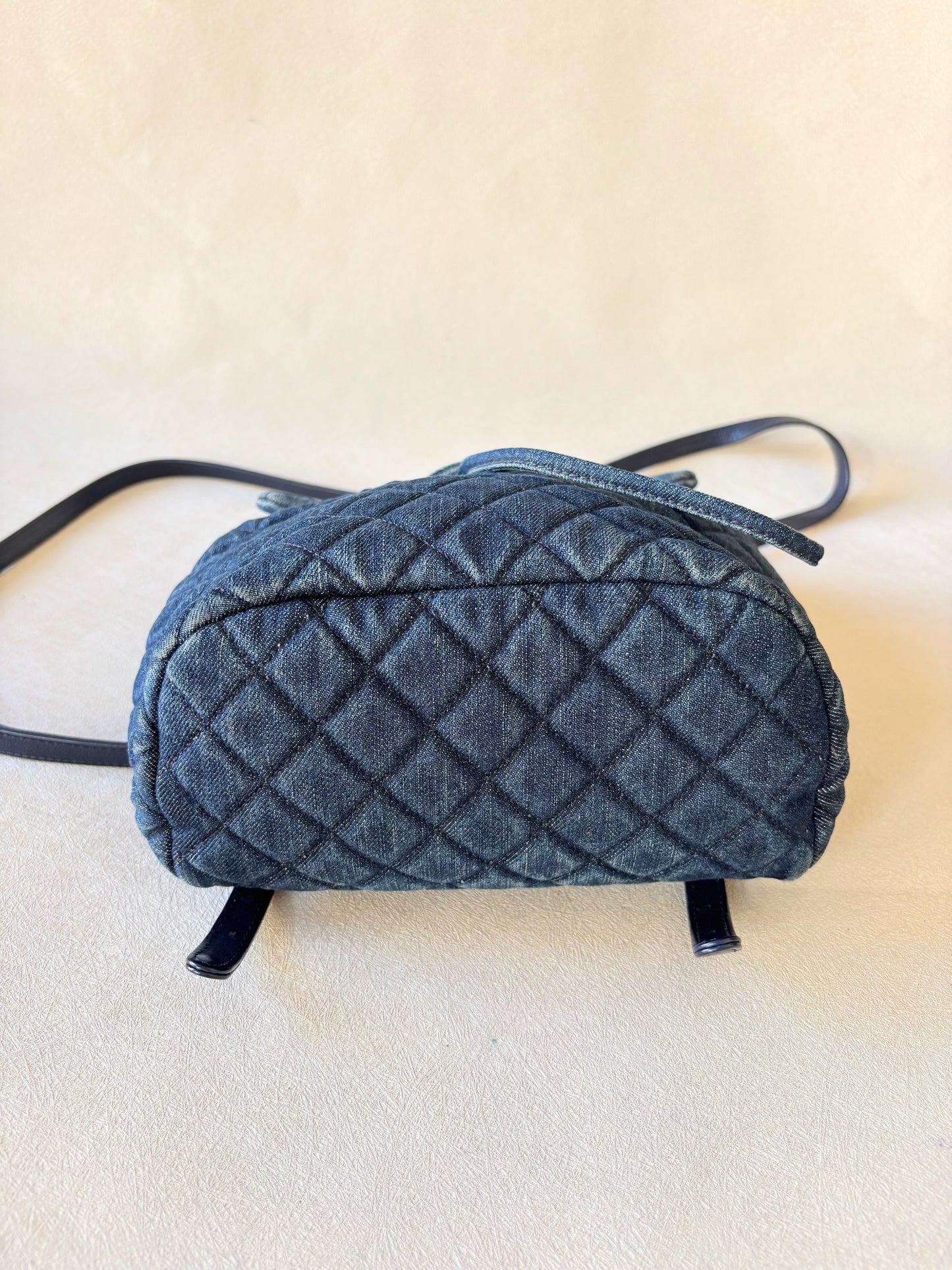 CHANEL Sac à dos denim