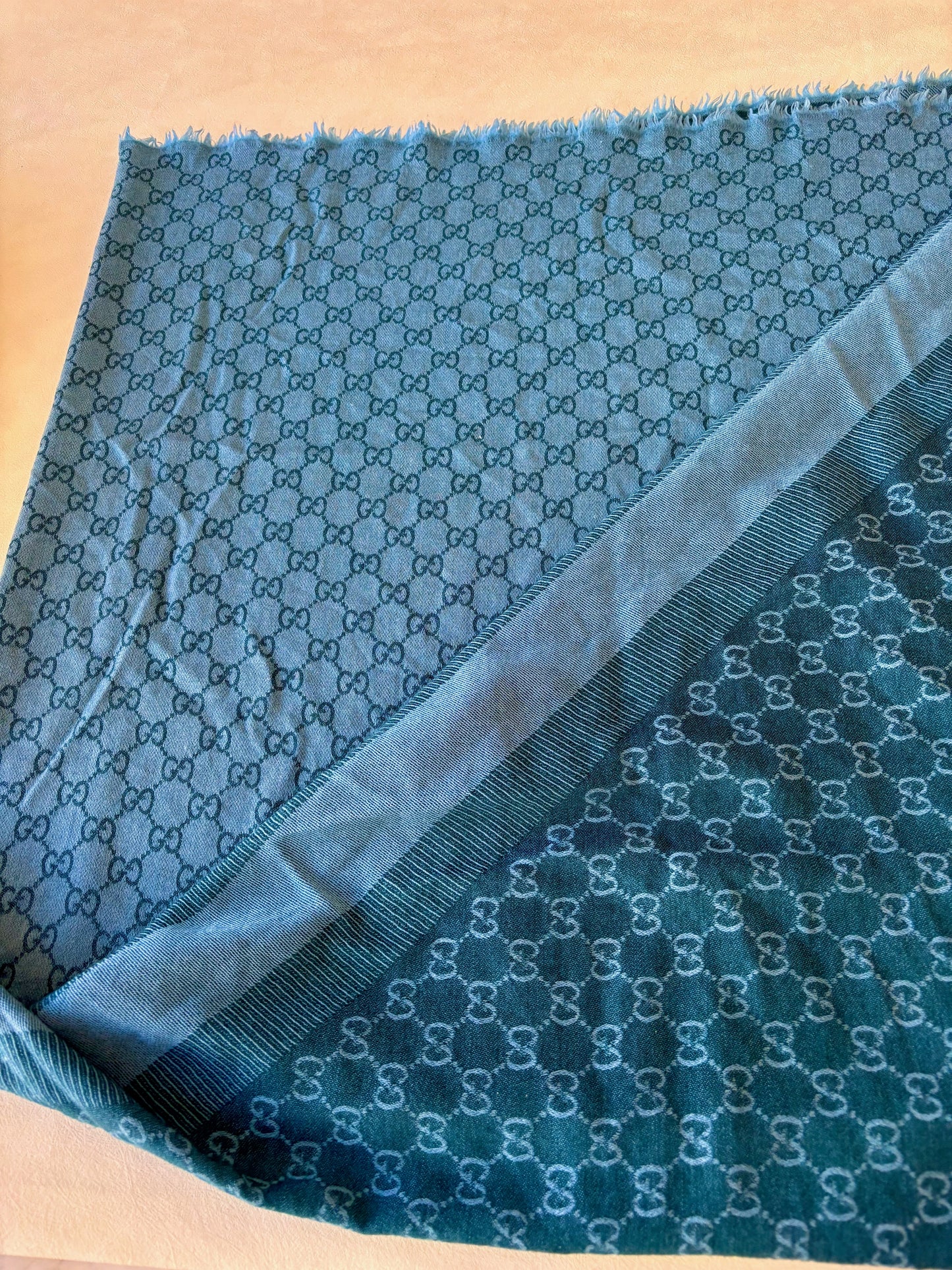 GUCCI Maxi carré