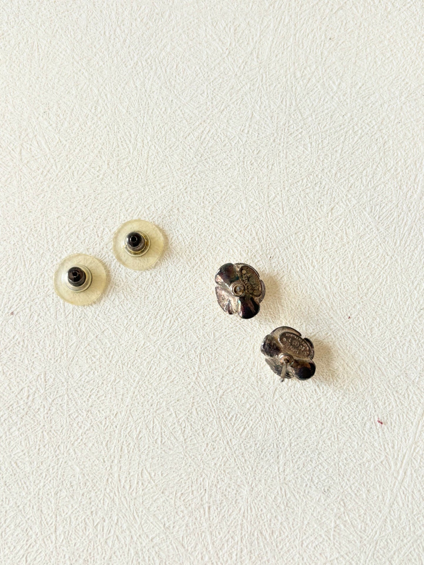 CHANEL Boucles d'oreilles Camélia