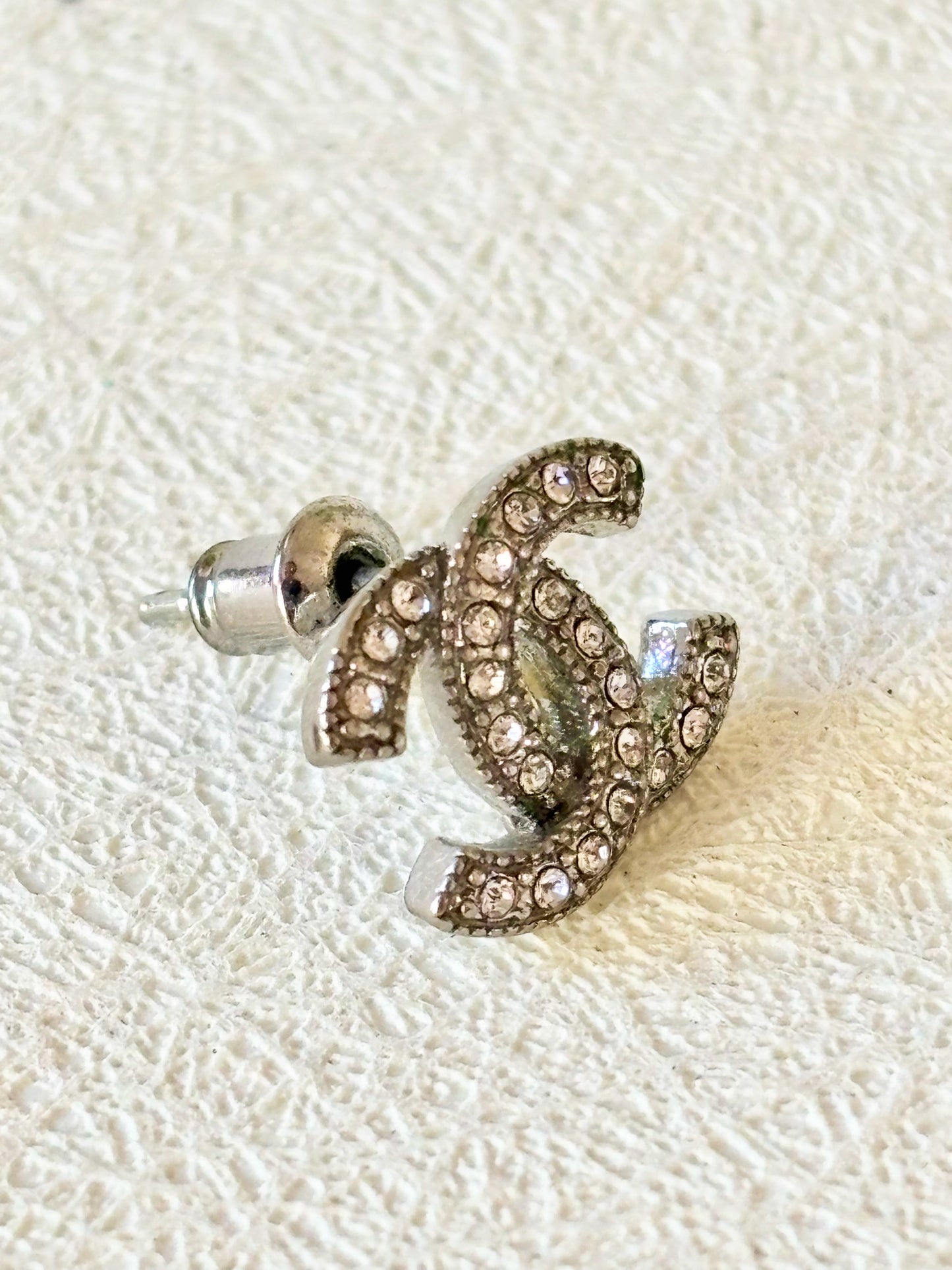CHANEL Boucle d'oreille solitaire