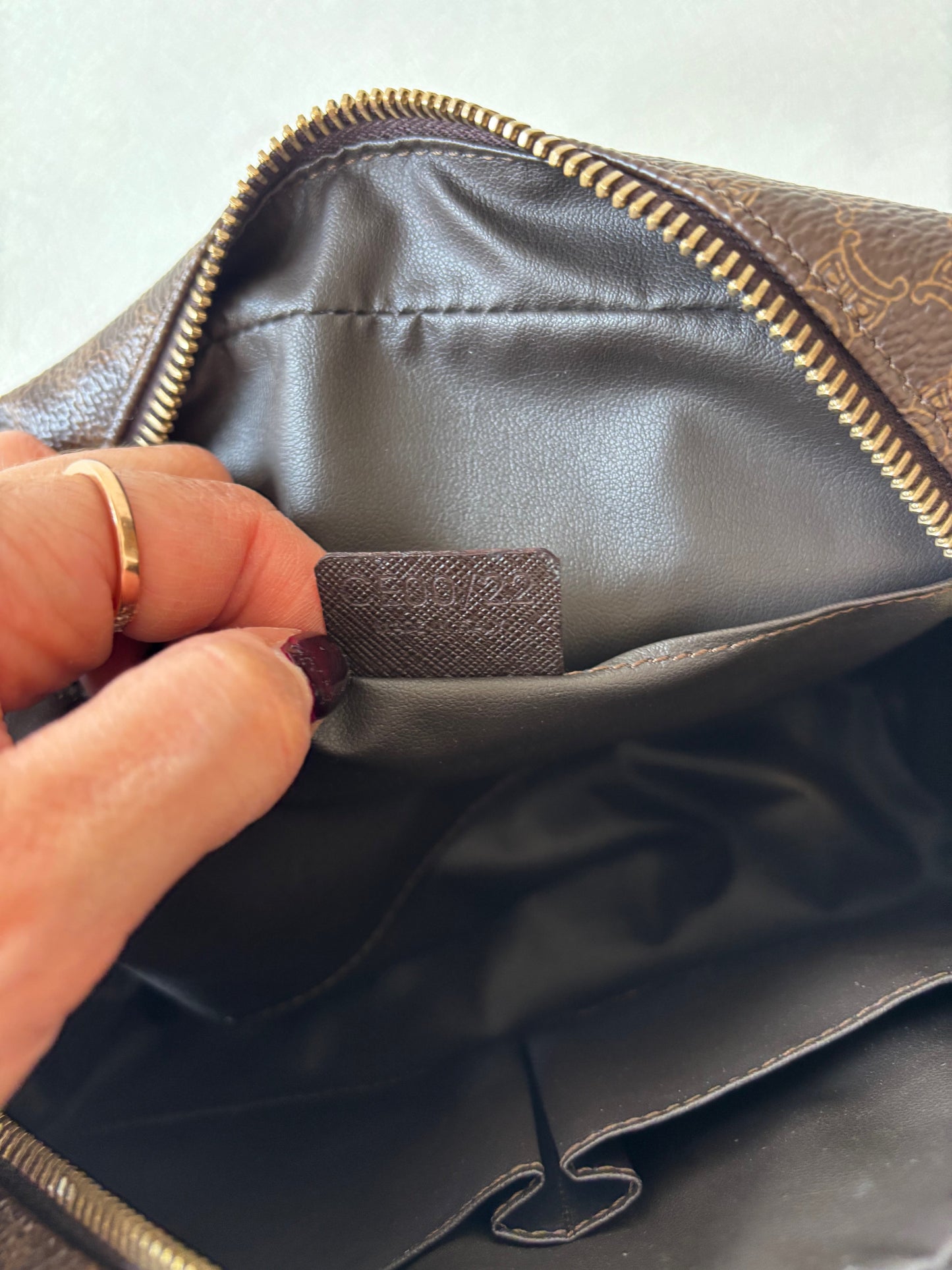 CÉLINE Pochette Triomphe