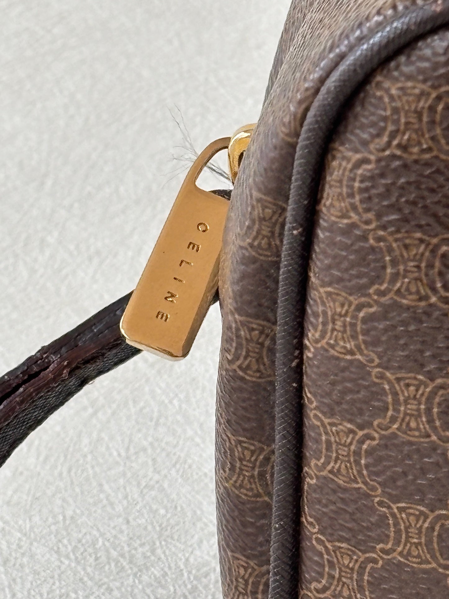 CÉLINE Pochette Triomphe