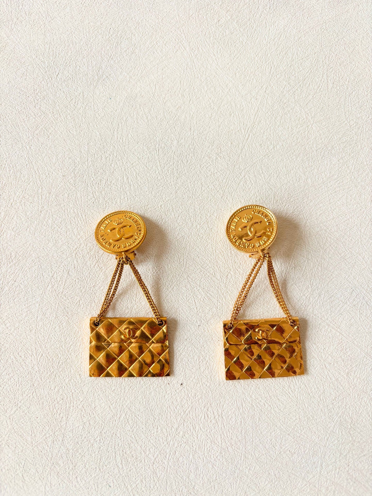 CHANEL Boucles d'oreille Timeless