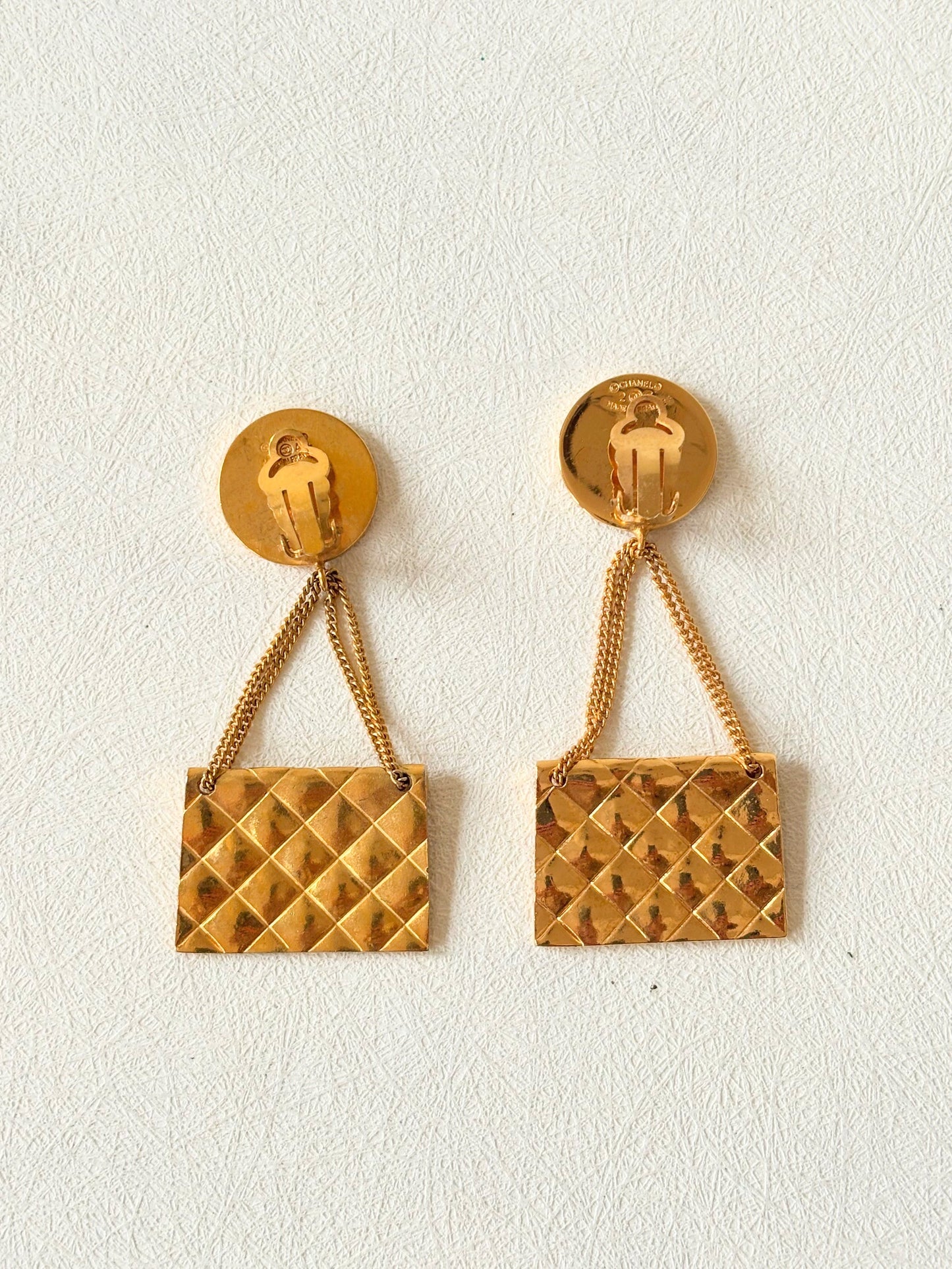 CHANEL Boucles d'oreille Timeless