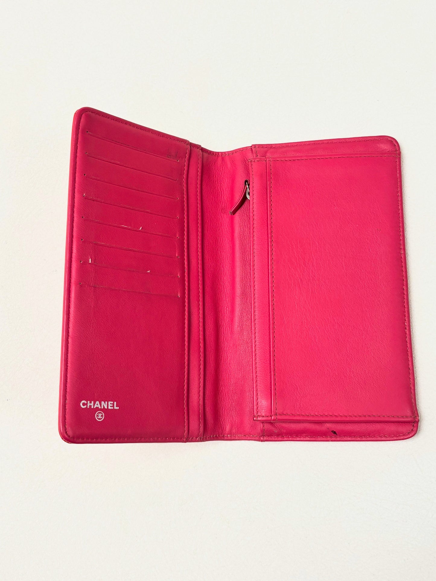 CHANEL Portefeuille cuir verni