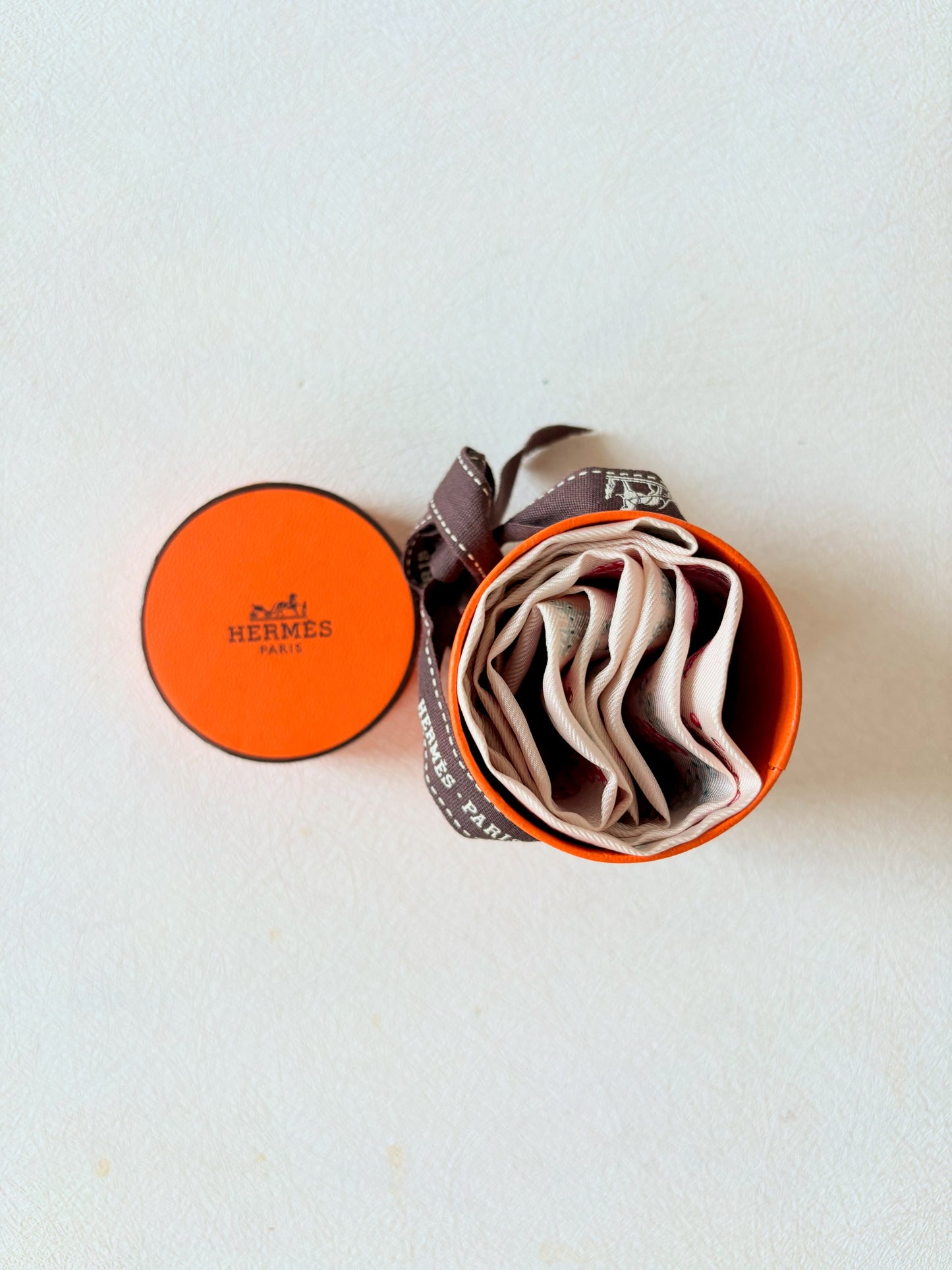 HERMÈS Twilly 86