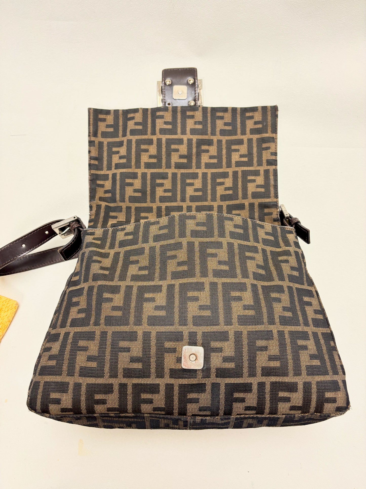 FENDI Sac Mamma Baguette Zucca