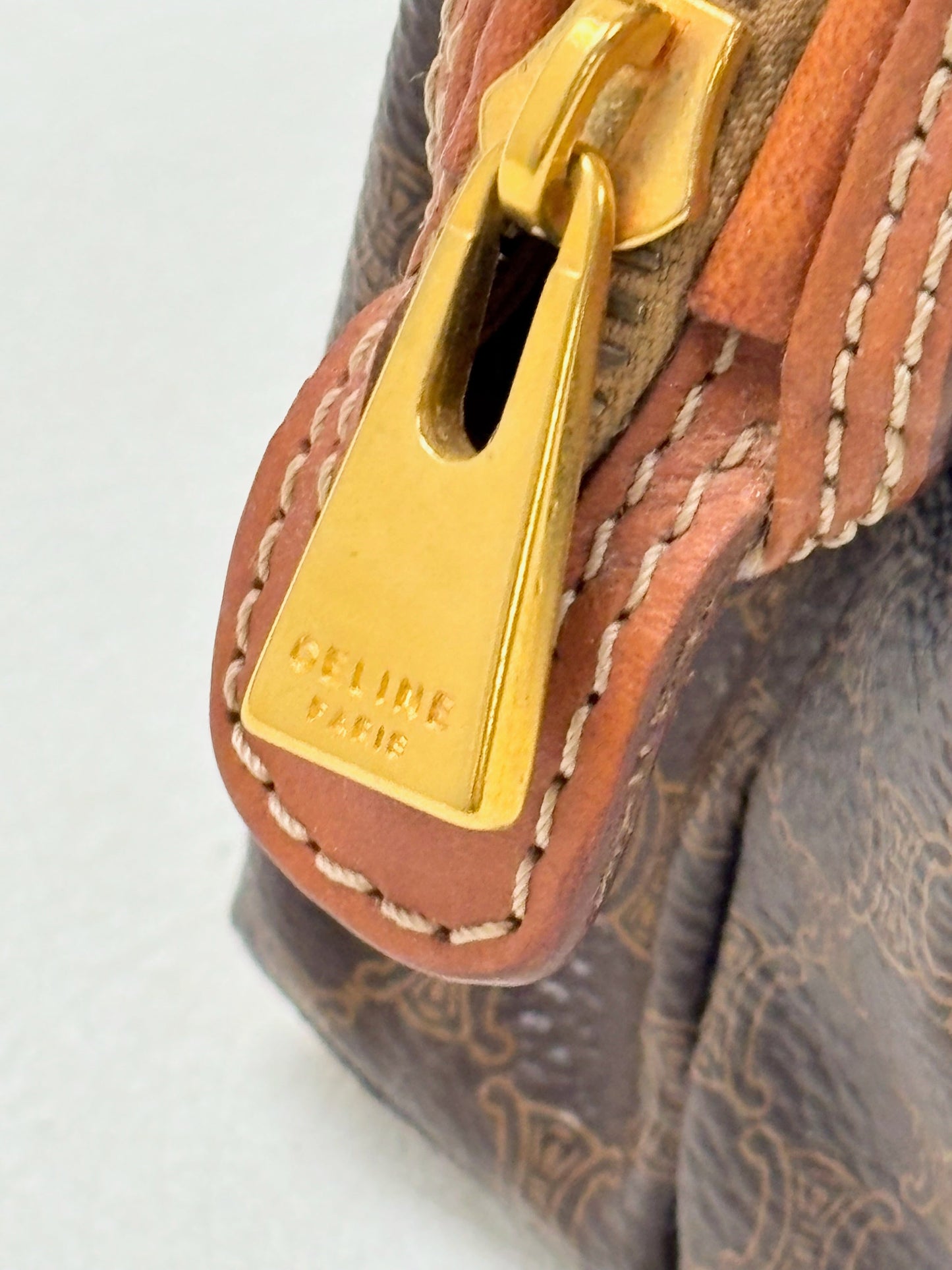 CÉLINE Pochette Triomphe