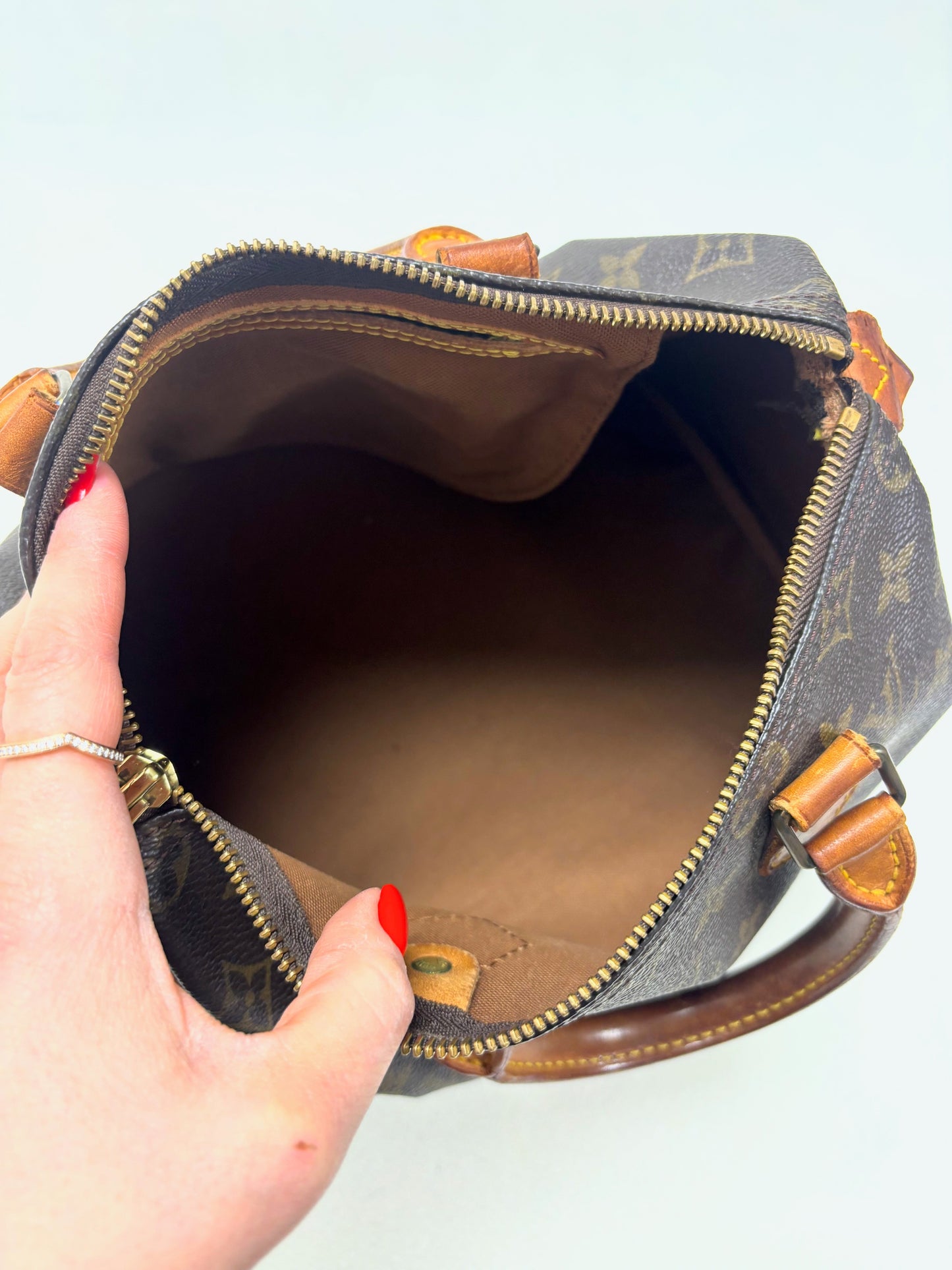 LOUIS VUITTON Speedy 25